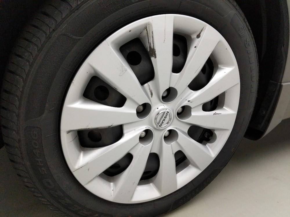 2016 Nissan Sentra - Wheel