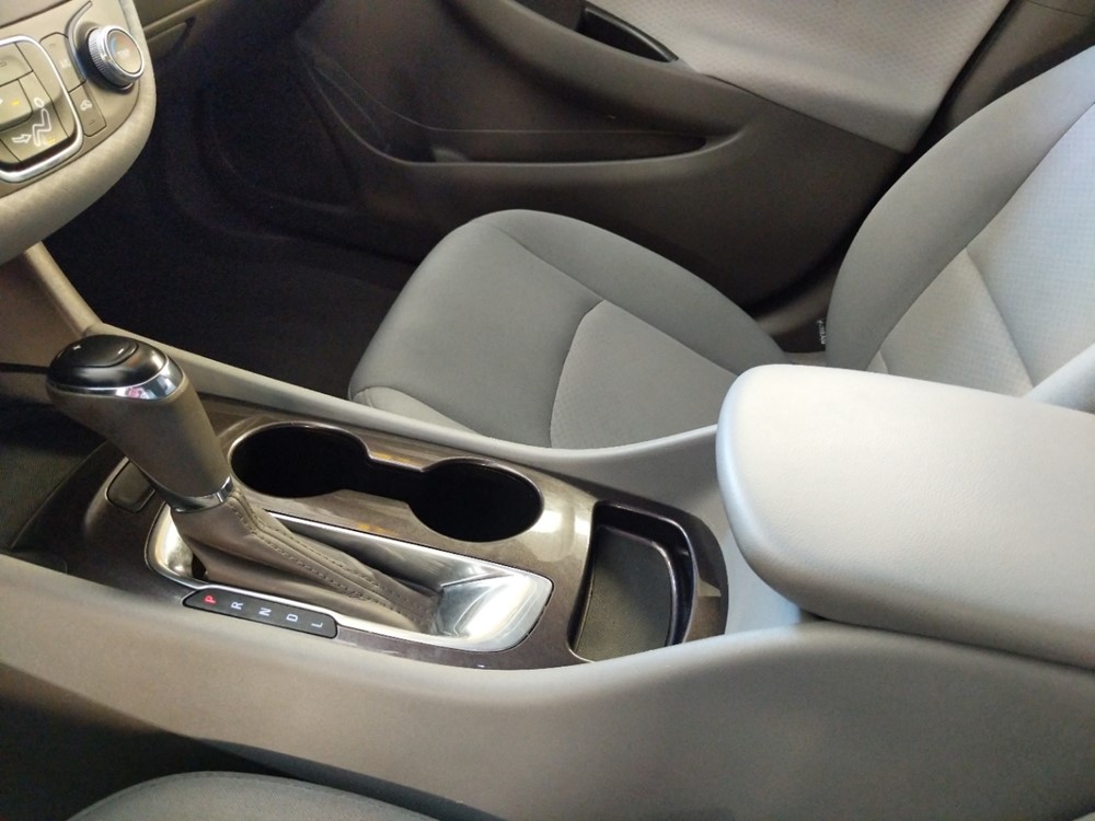 2017 Chevrolet Malibu - Center Console/Cup Holders