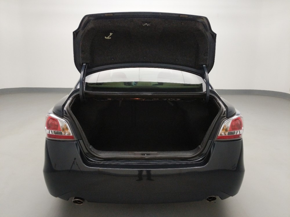 2015 Nissan Altima - Trunk