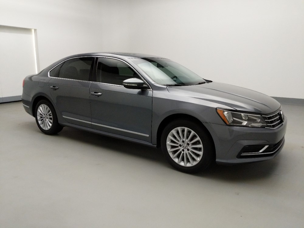 2016 Volkswagen Passat - Passenger Front Side