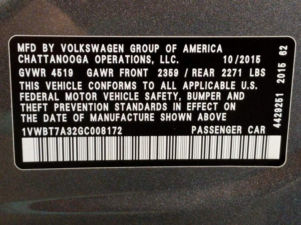 2016 Volkswagen Passat - VIN Plate