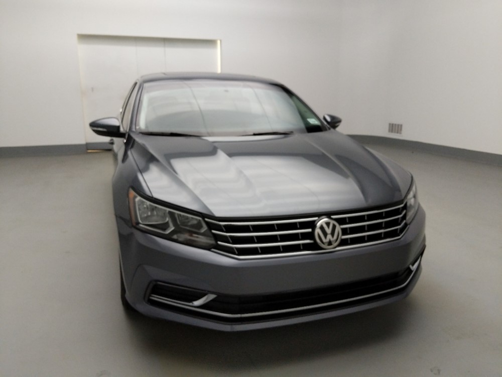 2016 Volkswagen Passat - Passenger Front Hood