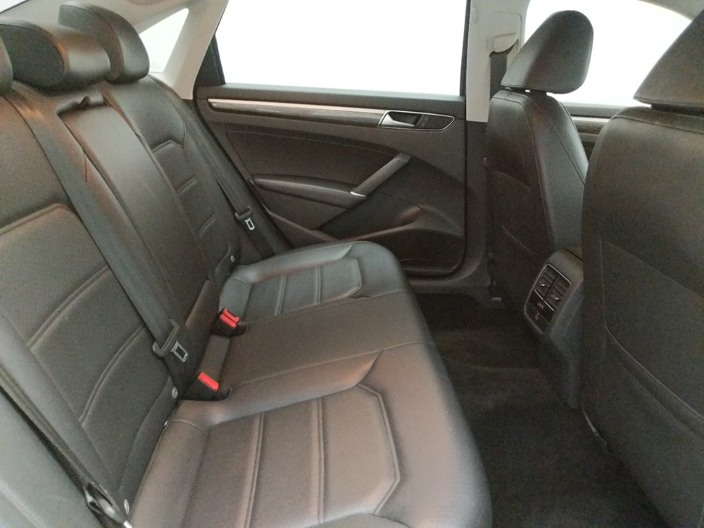 2016 Volkswagen Passat - Passenger Rear Seat