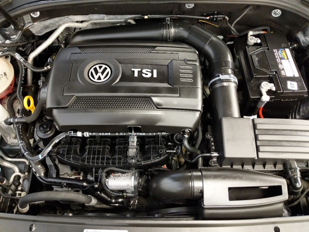 2016 Volkswagen Passat - Engine
