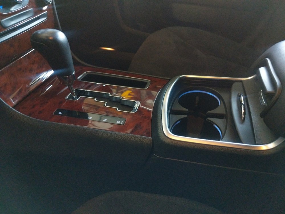 2012 Chrysler 300 - Center Console/Cup Holders