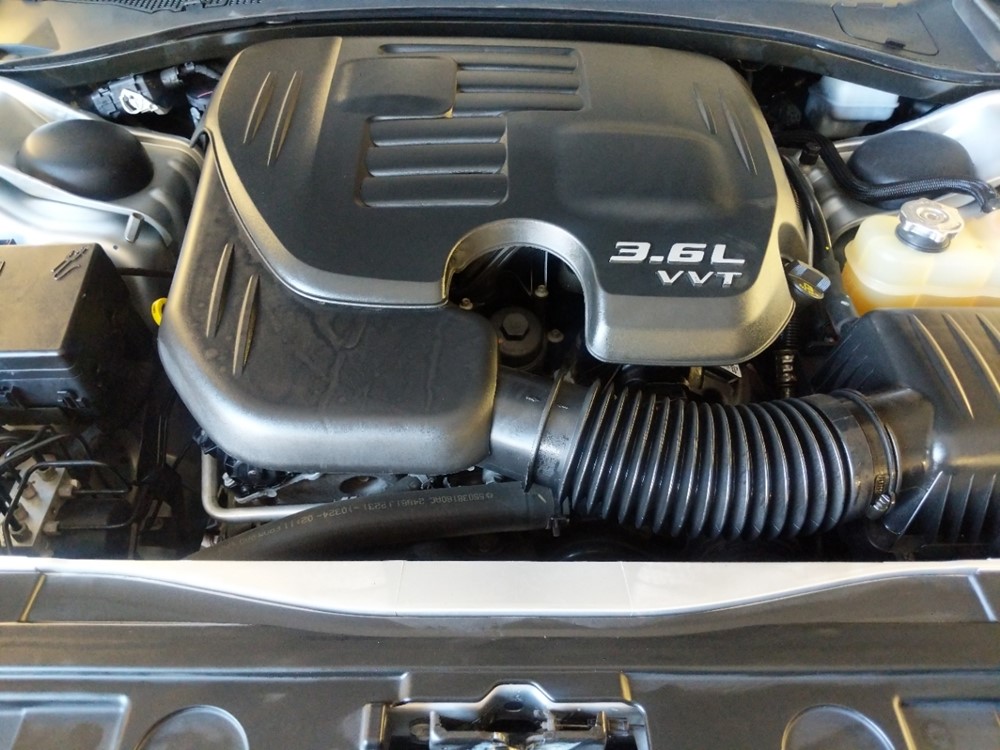 2012 Chrysler 300 - Engine