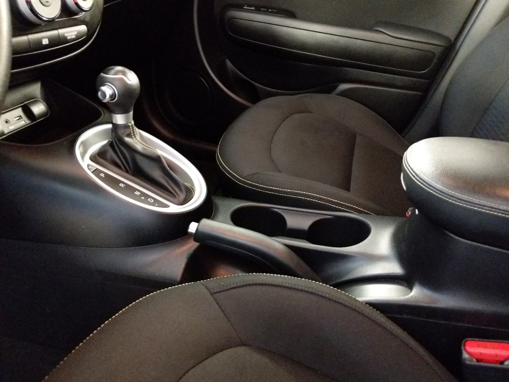 2015 Kia Soul - Center Console/Cup Holders