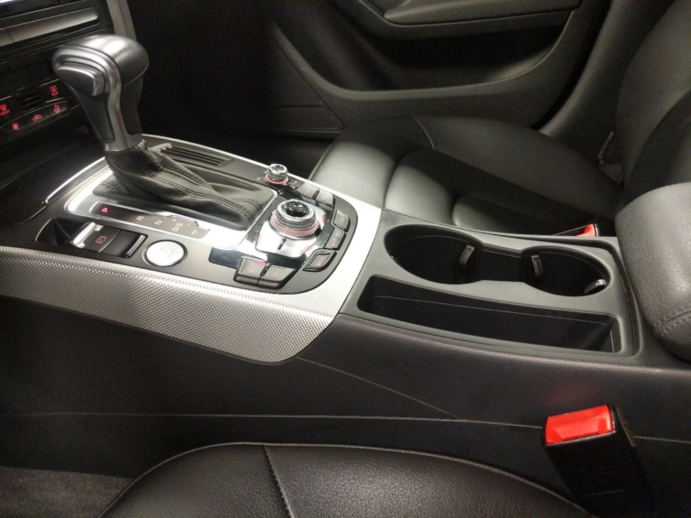 2016 Audi A4 - Center Console/Cup Holders