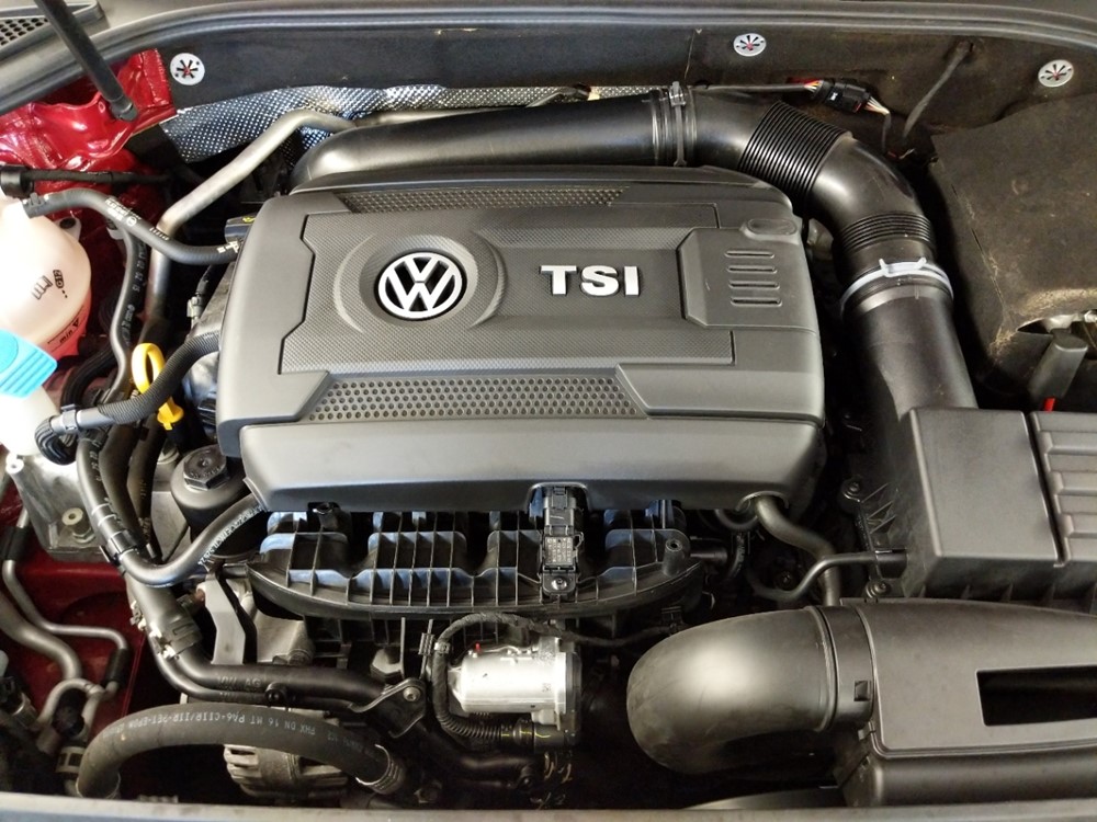 2016 Volkswagen Passat - Engine