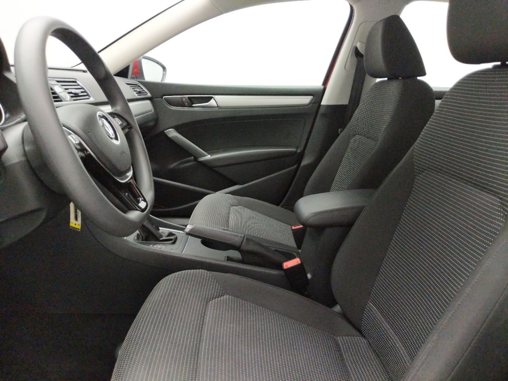 2016 Volkswagen Passat - Driver Front Seat