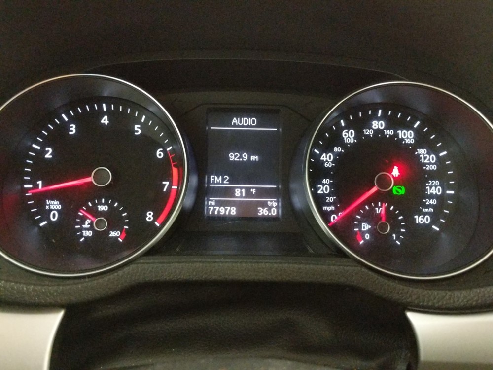 2016 Volkswagen Passat - Odometer Close Up