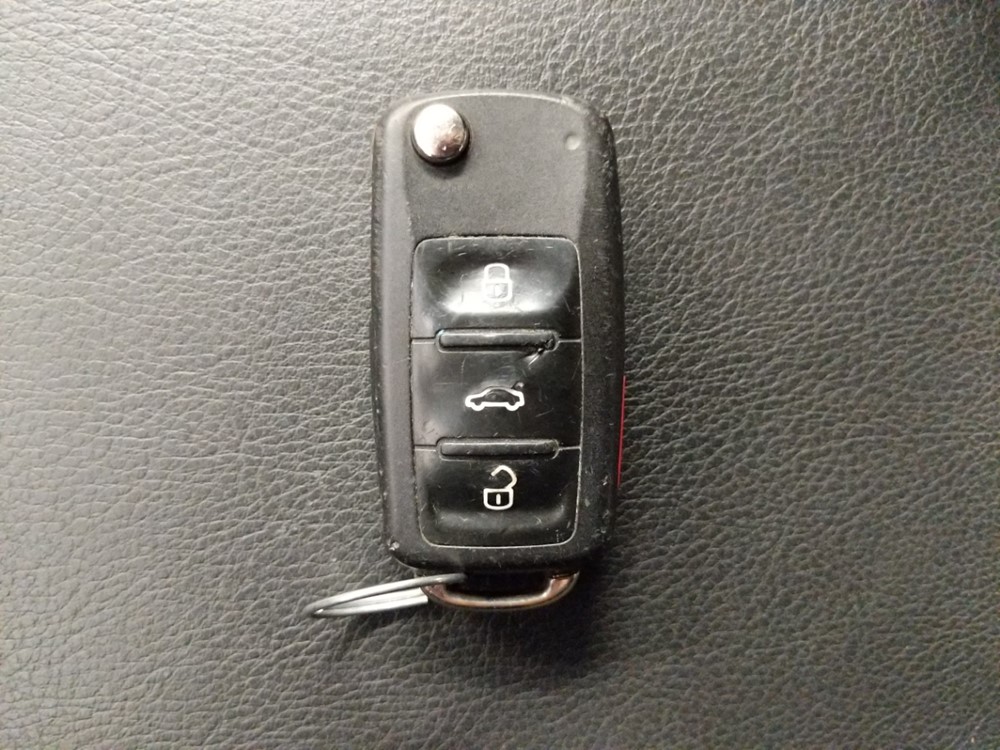 2016 Volkswagen Passat - Keys