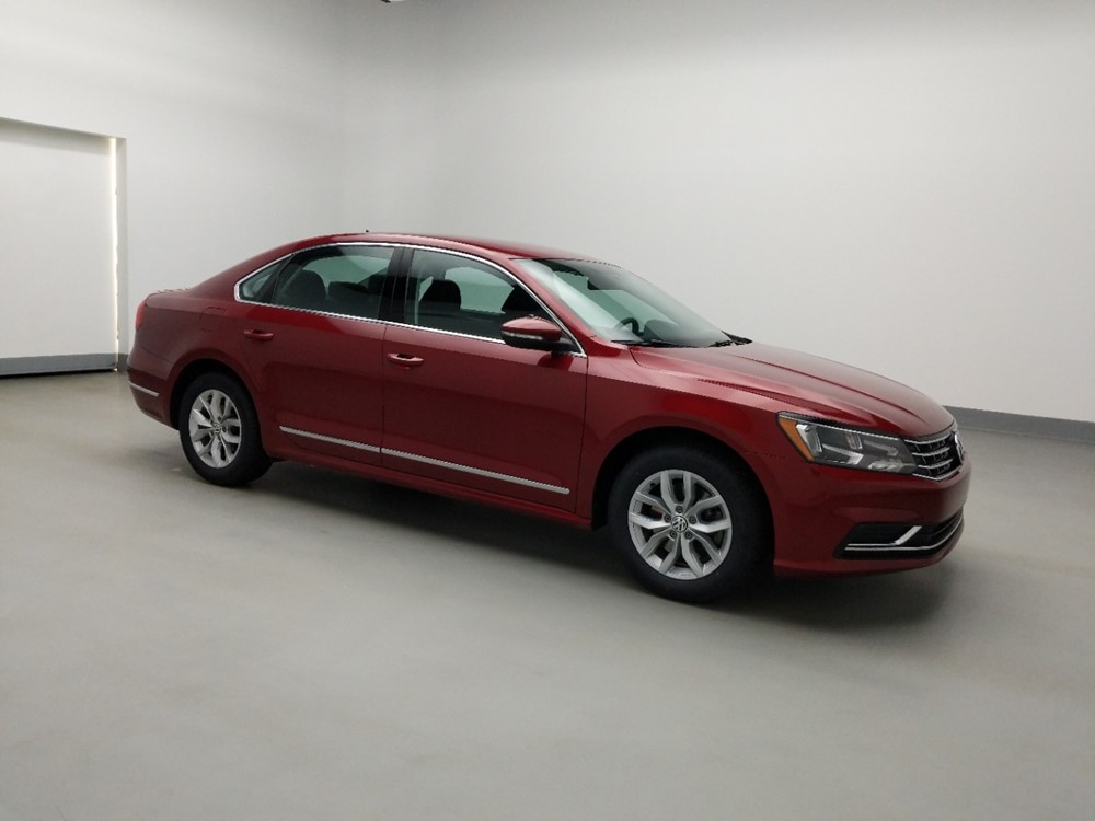 2016 Volkswagen Passat - Passenger Front Side