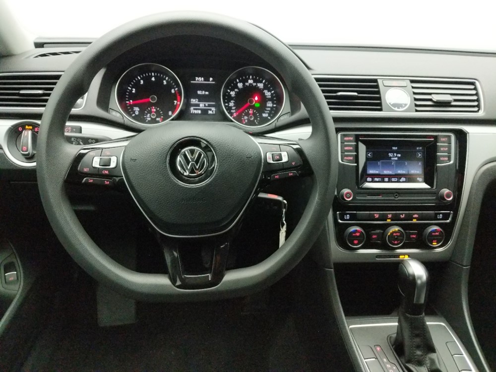 2016 Volkswagen Passat - Driver Dash