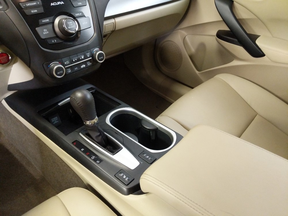 2017 Acura RDX - Center Console/Cup Holders