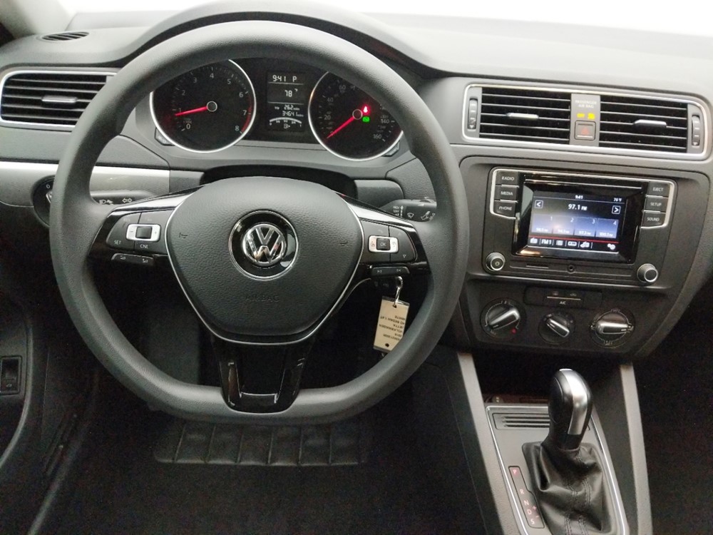 2018 Volkswagen Jetta - Driver Dash