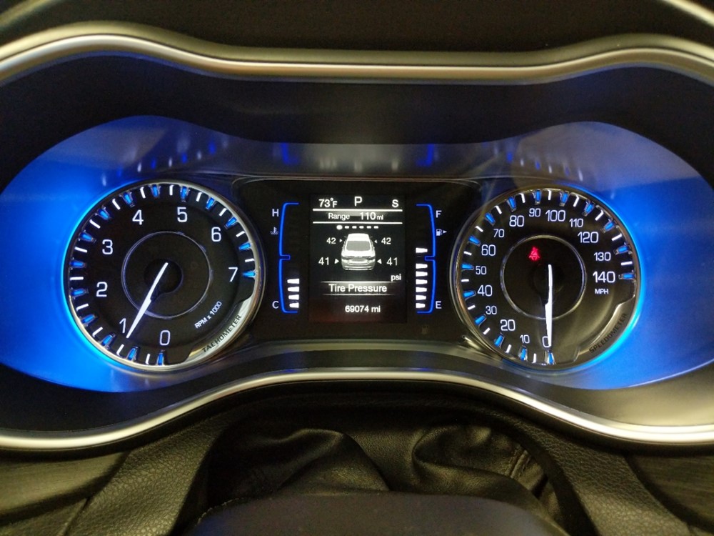 2016 Chrysler 200 - Odometer Close Up