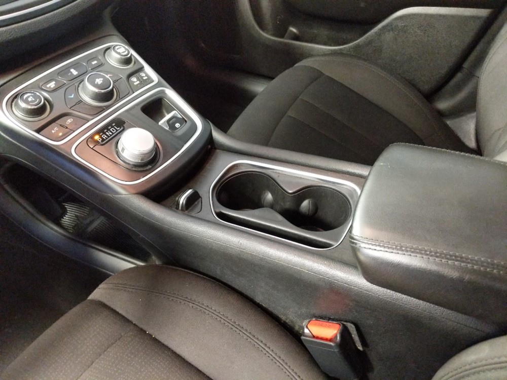2016 Chrysler 200 - Center Console/Cup Holders