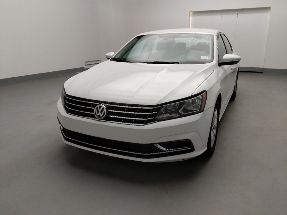 2016 Volkswagen Passat - Driver Front Hood