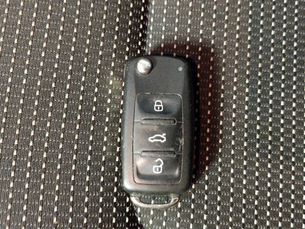 2016 Volkswagen Passat - Keys