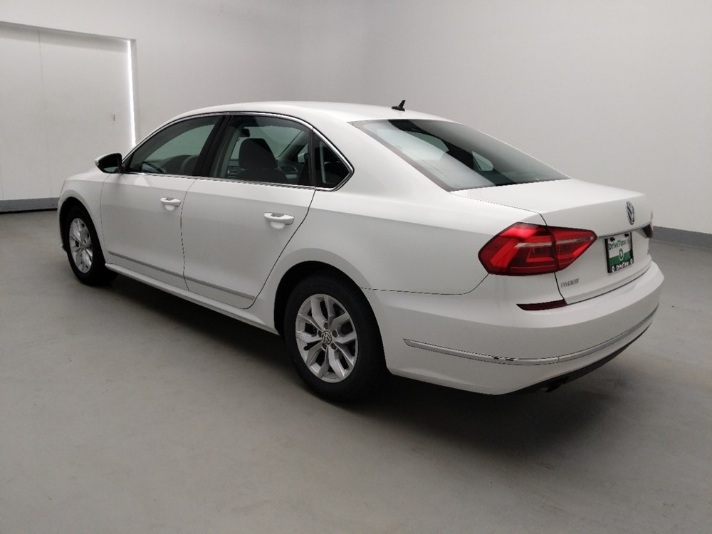2016 Volkswagen Passat - Driver Rear Side