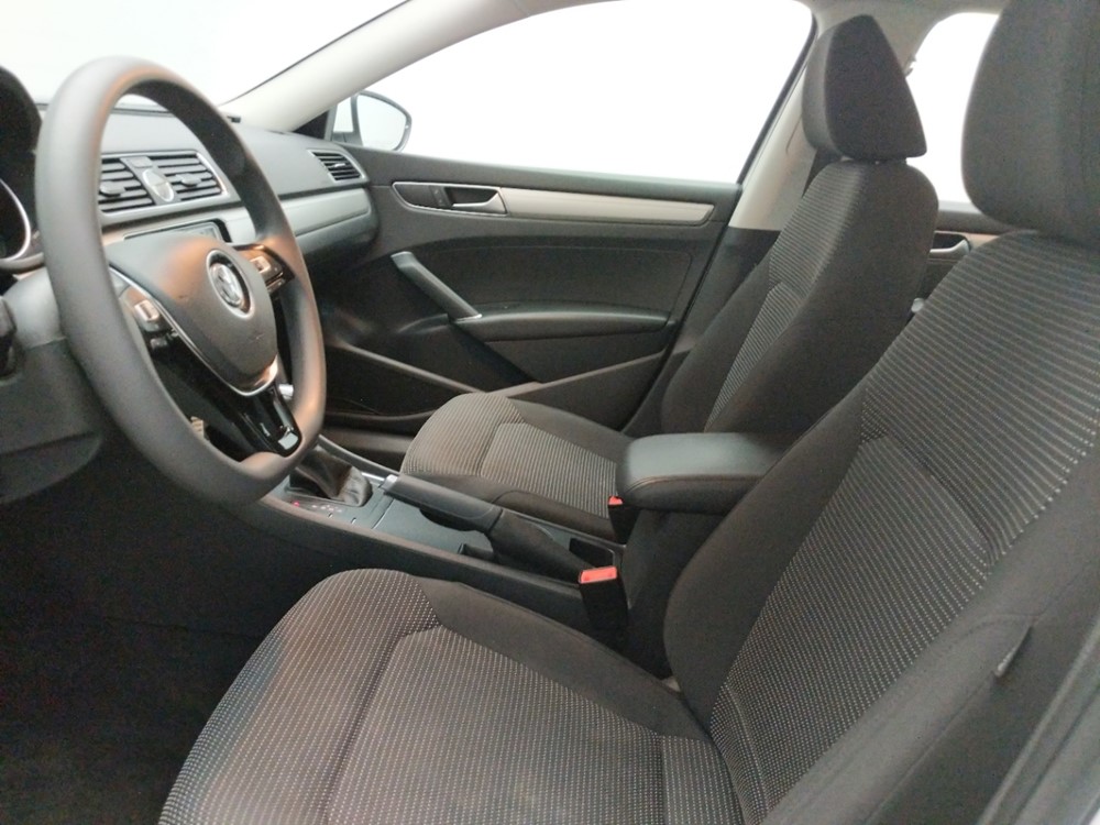 2016 Volkswagen Passat - Driver Front Seat