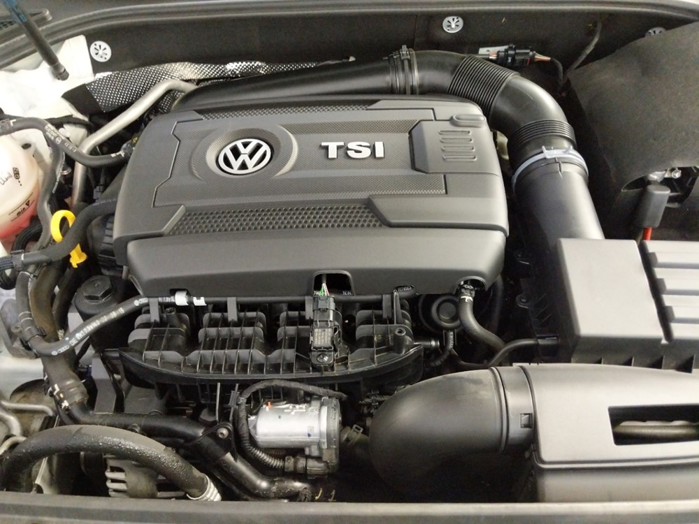 2016 Volkswagen Passat - Engine