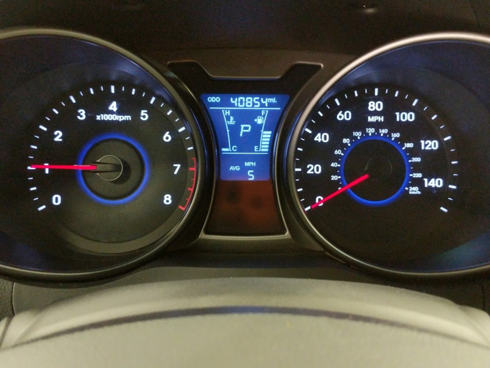 2016 Hyundai Veloster - Odometer Close Up