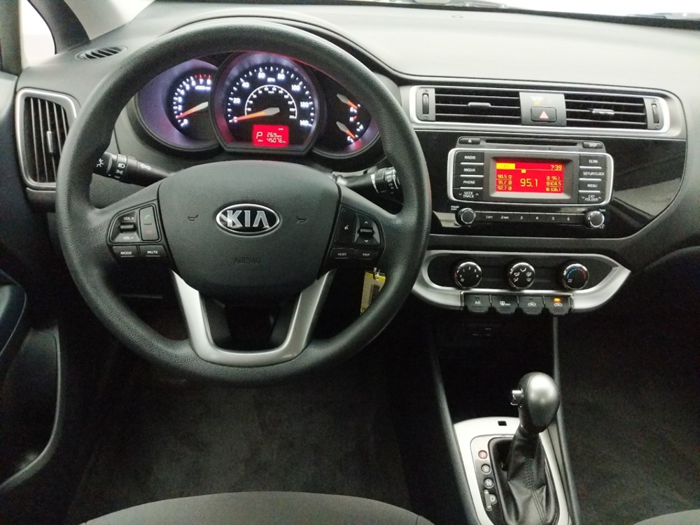 2017 Kia Rio - Driver Dash