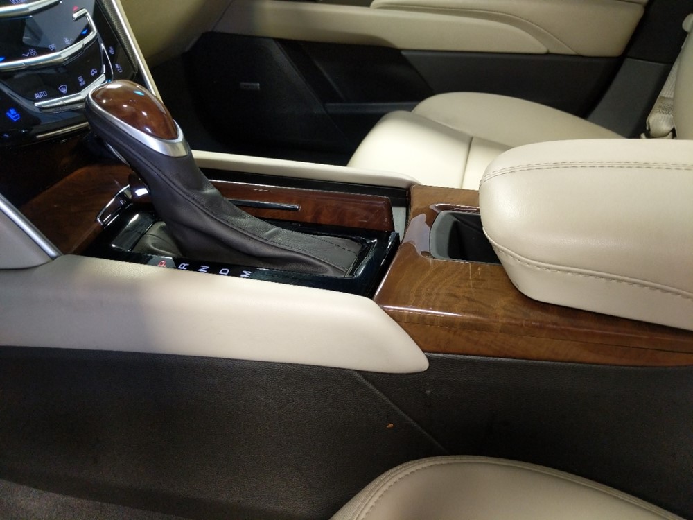 2018 Cadillac XTS - Center Console/Cup Holders