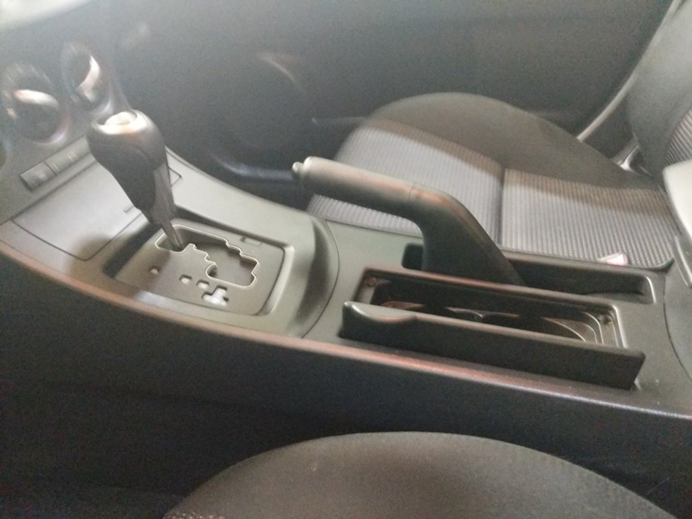 2013 Mazda Mazda3 - Center Console/Cup Holders