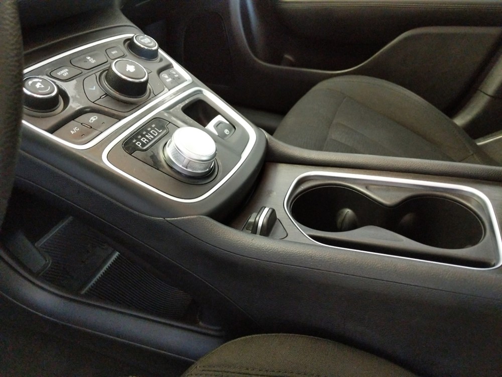 2016 Chrysler 200 - Center Console/Cup Holders