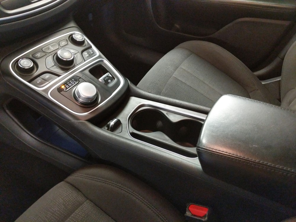 2015 Chrysler 200 - Center Console/Cup Holders