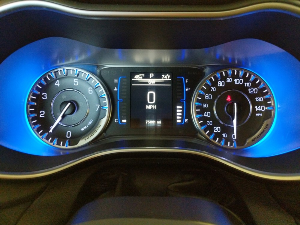2015 Chrysler 200 - Odometer Close Up