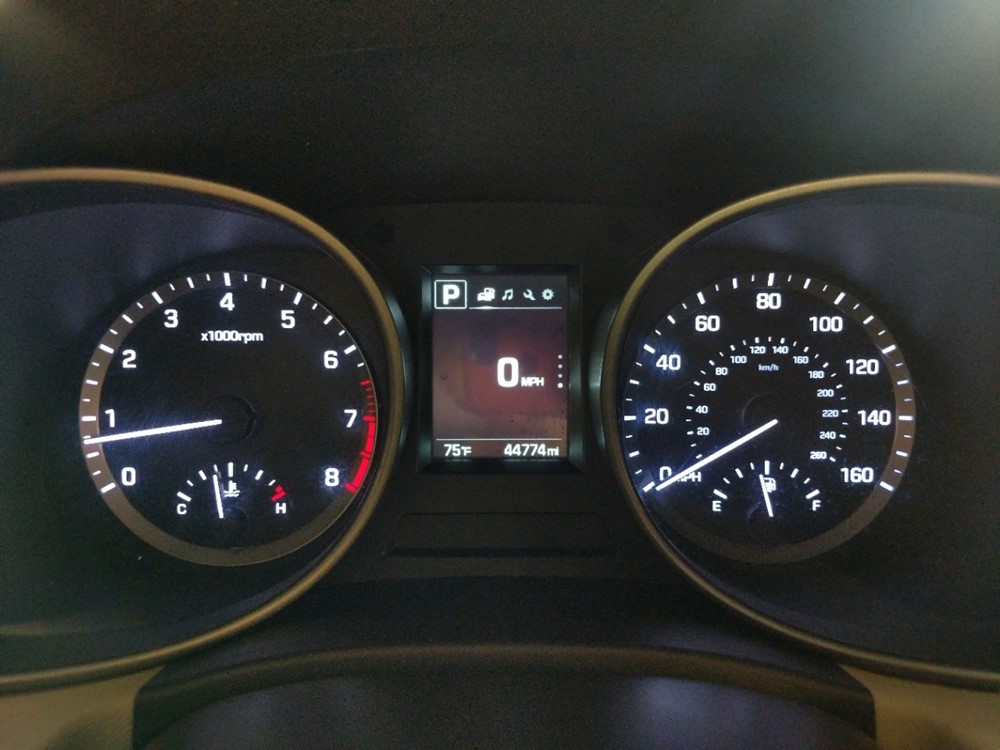 2018 Hyundai Santa Fe - Odometer Close Up