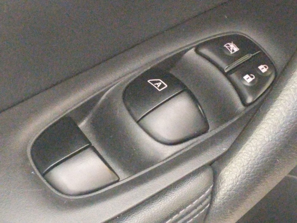 2018 Nissan Rogue - Driver Power Windows/Lock Control