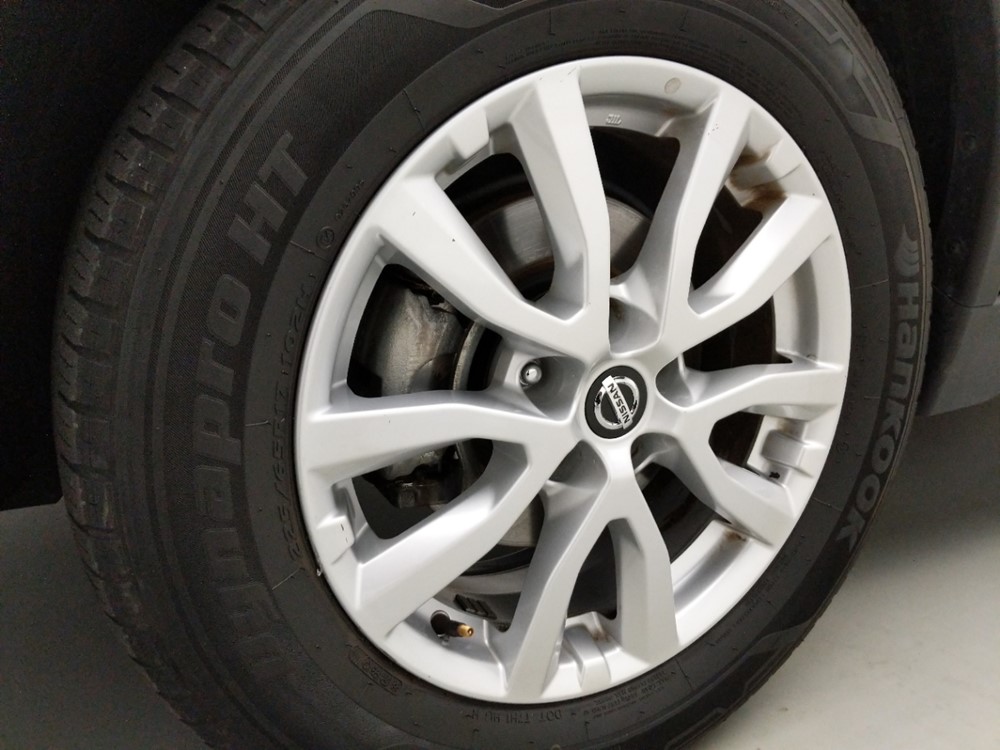 2018 Nissan Rogue - Wheel