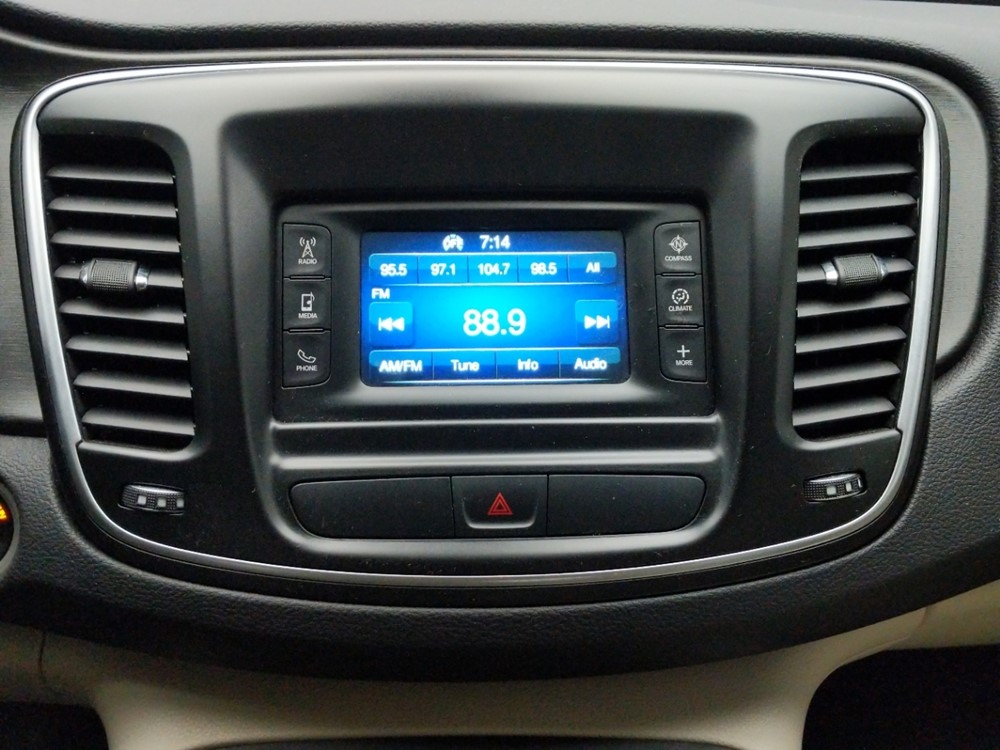 2016 Chrysler 200 - Stereo Package