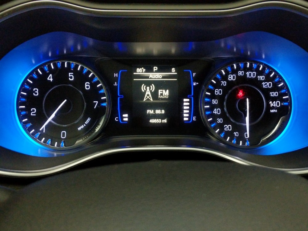 2016 Chrysler 200 - Odometer Close Up