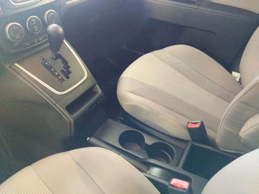 2015 Mazda Mazda5 - Center Console/Cup Holders
