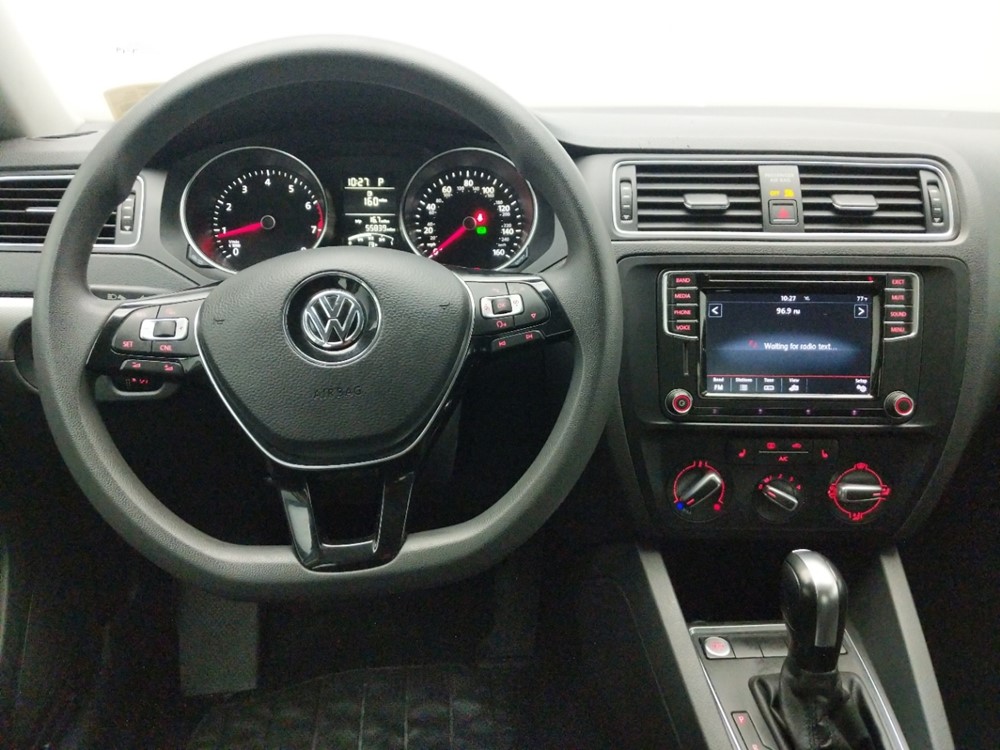 2016 Volkswagen Jetta - Driver Dash