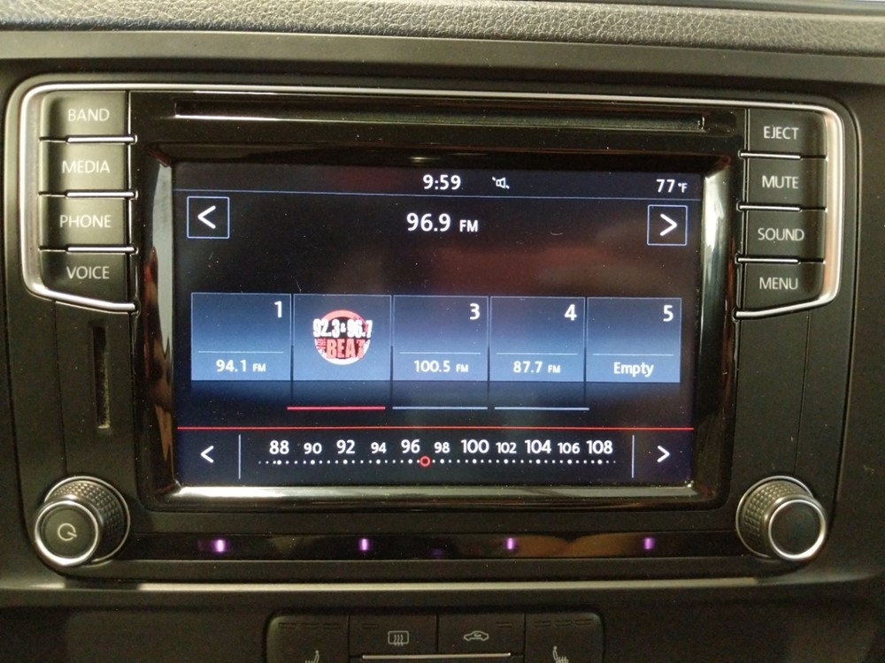 2016 Volkswagen Jetta - Stereo Package