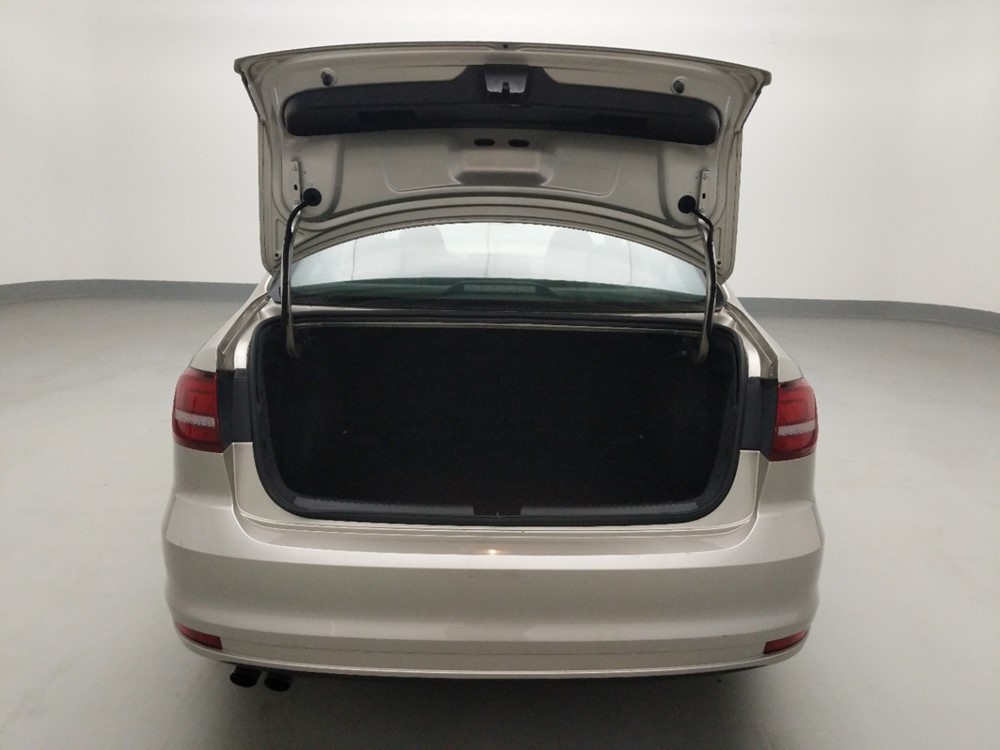 2016 Volkswagen Jetta - Trunk