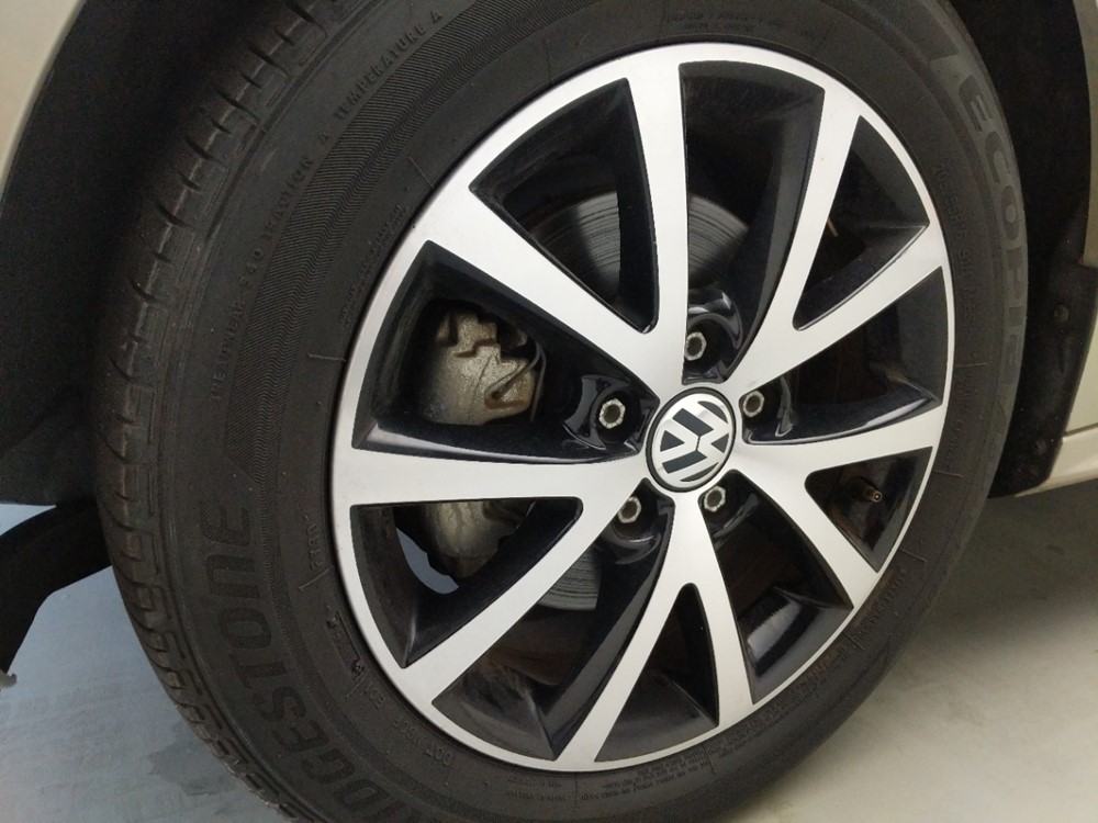 2016 Volkswagen Jetta - Wheel