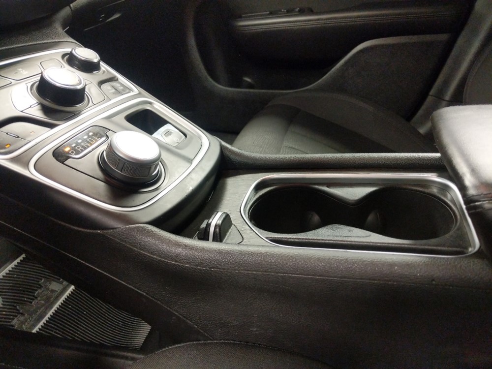 2016 Chrysler 200 - Center Console/Cup Holders