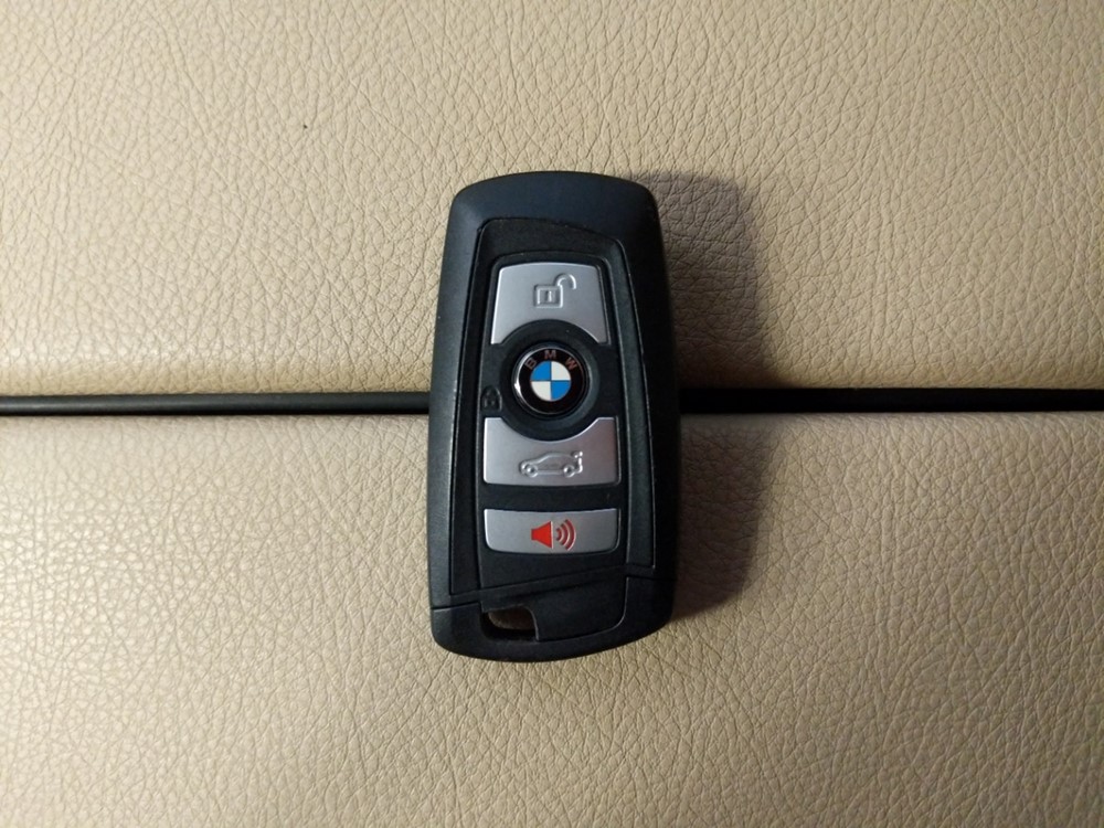 2016 BMW 528i - Keys