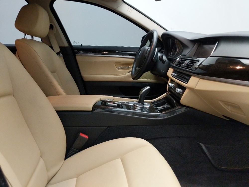 2016 BMW 528i - Passenger Front Seat