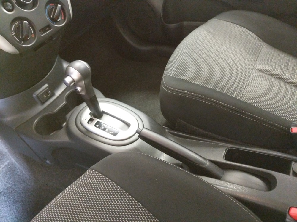 2017 Nissan Versa - Center Console/Cup Holders