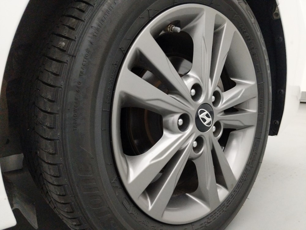 2018 Hyundai Elantra - Wheel