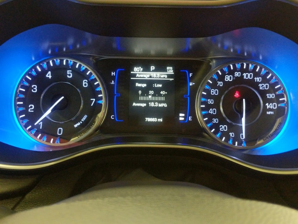 2016 Chrysler 200 - Odometer Close Up